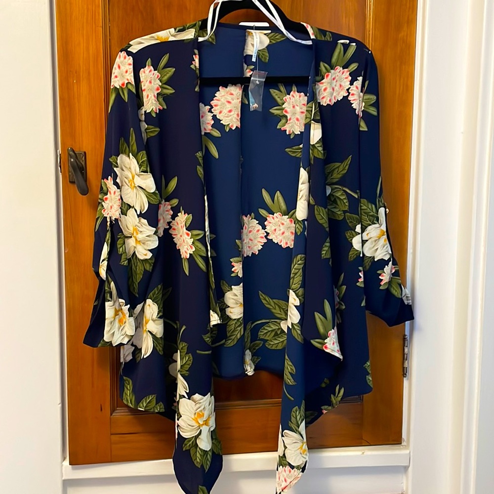 NWT M Nadine West Navy Floral Kimono.